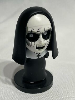 3” CultureFly WB Horror black & white edition The Nun vinyl figure Valak Conjuri